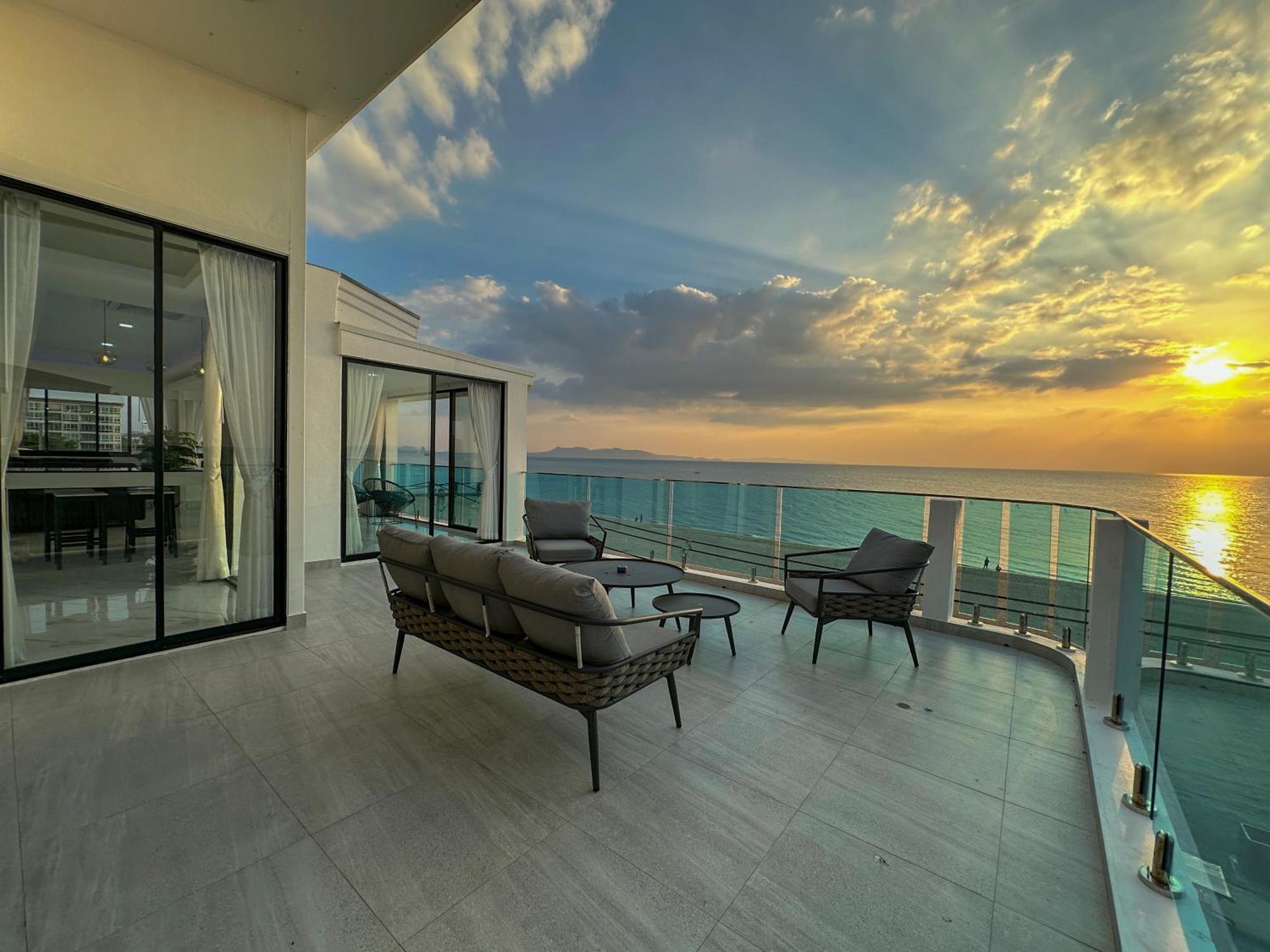 Stunning Beachfront View Luxurious Apartment 40 Jomtien Exterior foto