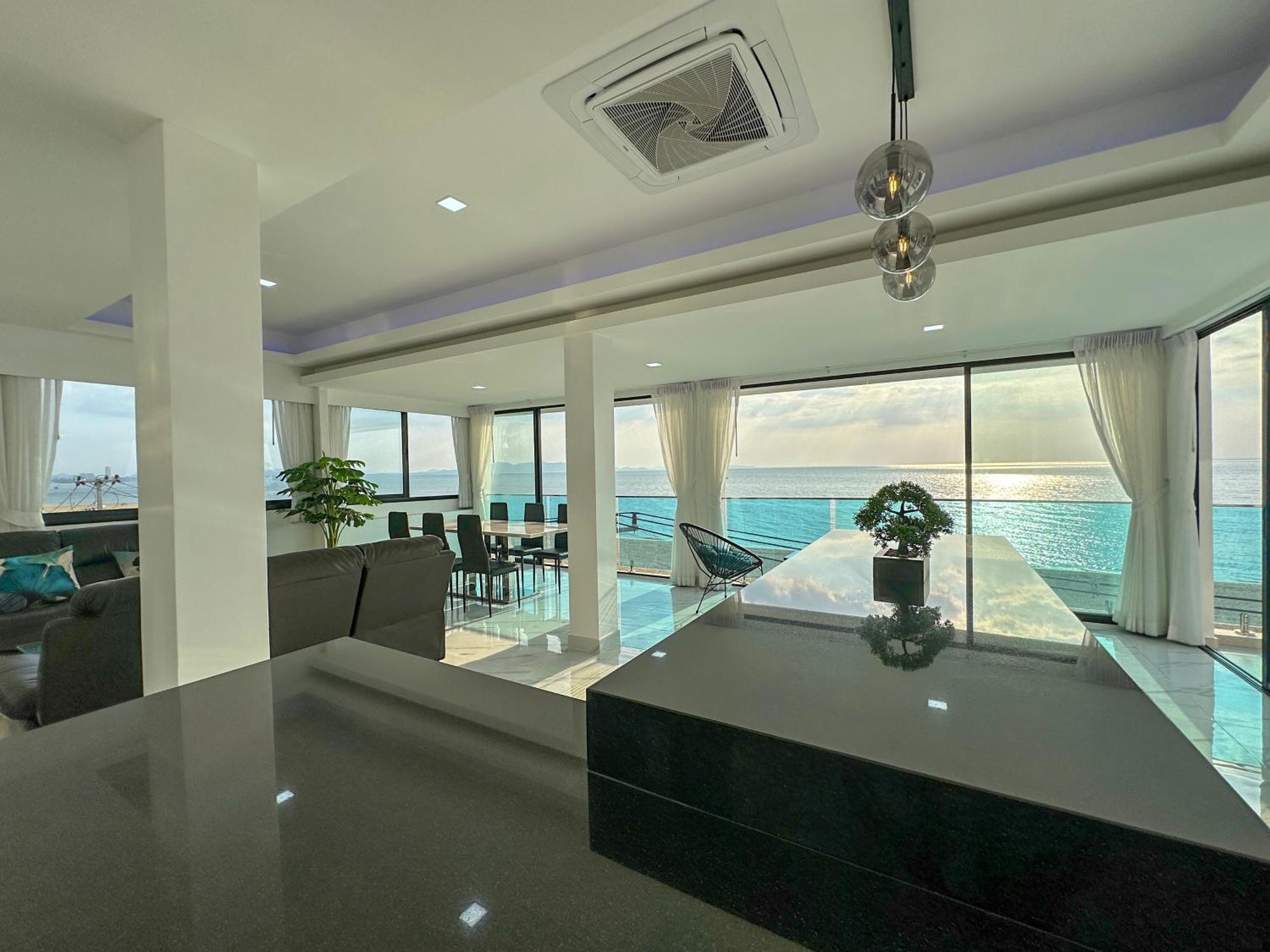 Stunning Beachfront View Luxurious Apartment 40 Jomtien Exterior foto