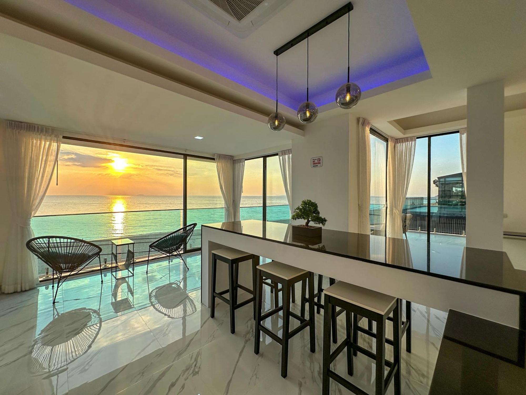 Stunning Beachfront View Luxurious Apartment 40 Jomtien Exterior foto